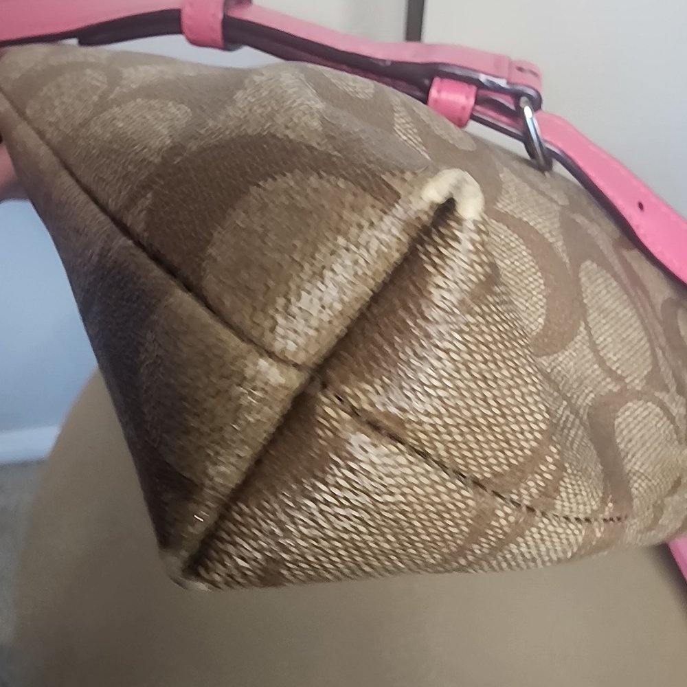 Coach File Signature Crossbody - Picture 12 of 14